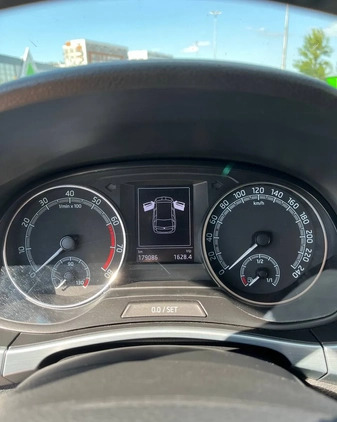 Skoda Fabia cena 36000 przebieg: 179000, rok produkcji 2018 z Poznań małe 172